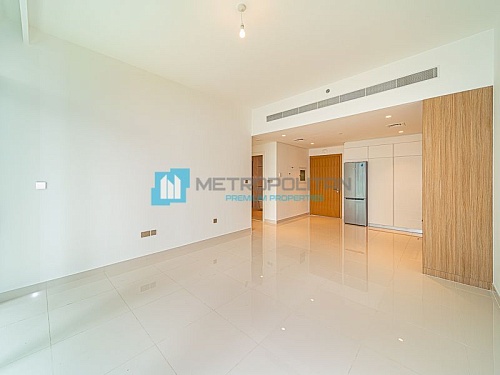 Апартаменты EMAAR Beachfront, ОАЭ, 69.03 м2 фото 1