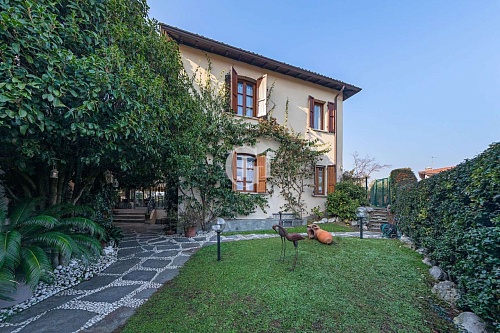 Вилла у озера Гарда, Италия, 350 м2 фото 1
