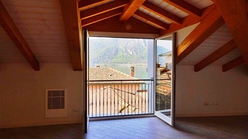 Квартира в Кампионе-д'Италия, Италия, 132 м2 фото 1