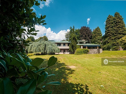 Вилла в Лезе, Италия, 800 м2 фото 1