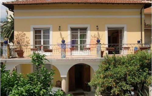 Дом в Сан-Ремо, Италия, 240 м2 фото 1