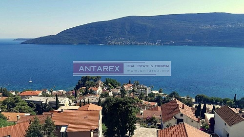 Апартаменты в Херцег-Нови, Черногория, 61 м2 фото 1