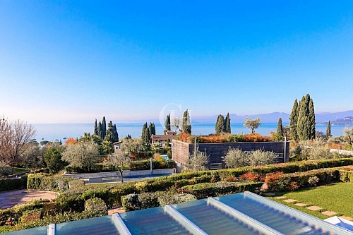 Апартаменты у озера Гарда, Италия, 250 м2 фото 1