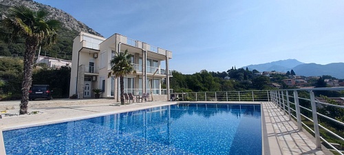 Вилла в Баре, Черногория, 300 м2 фото 1
