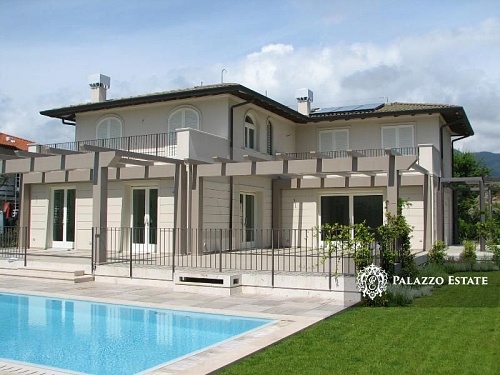 Вилла в Форте деи Марми, Италия, 360 м2 фото 1