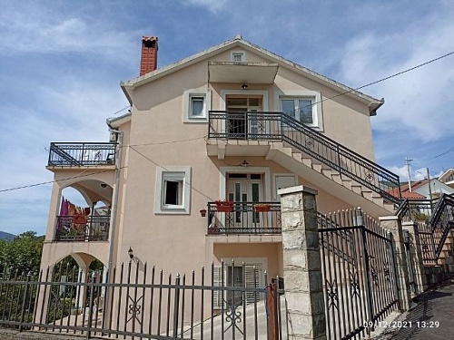 Дом в Херцег-Нови, Черногория, 360 м2 фото 1