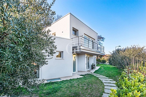 Вилла у озера Гарда, Италия, 200 м2 фото 1