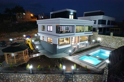 Вилла в Мерсине, Турция, 450 м2 фото 1