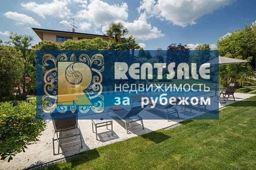 Вилла в Дезенцано-дель-Гарда, Италия, 400 м2 фото 1