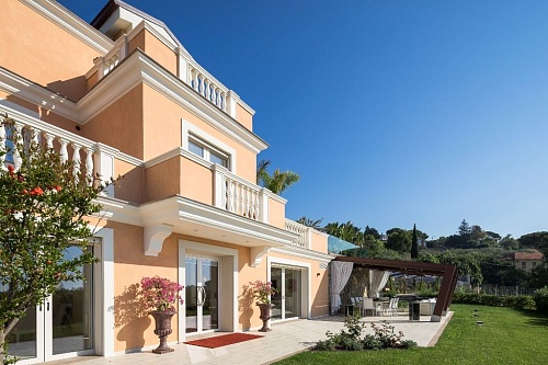 Вилла в Сан-Ремо, Италия, 400 м2 фото 1