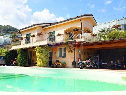 Вилла в Сан-Ремо, Италия, 233 м2 фото 1