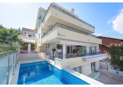 Вилла в Крашичах, Черногория, 280 м2 фото 1
