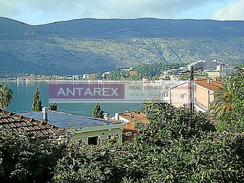 Апартаменты в Херцег-Нови, Черногория, 74 м2 фото 1