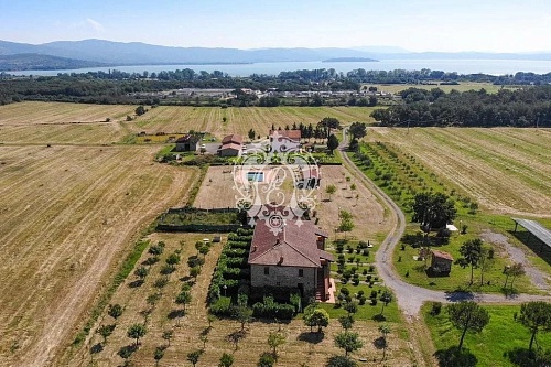 Вилла в Кастильоне-дель-Лаго, Италия, 797 м2 фото 1