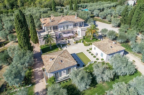 Вилла в Шатонёф-Грасе, Франция, 968 м2 фото 1