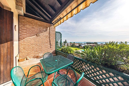 Квартира у озера Гарда, Италия, 65 м2 фото 1