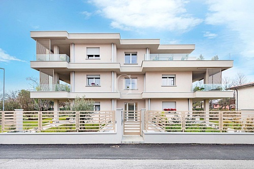 Апартаменты у озера Гарда, Италия, 85 м2 фото 1