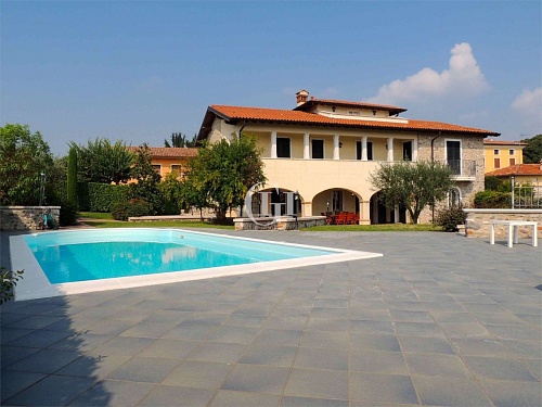 Вилла у озера Гарда, Италия, 300 м2 фото 1