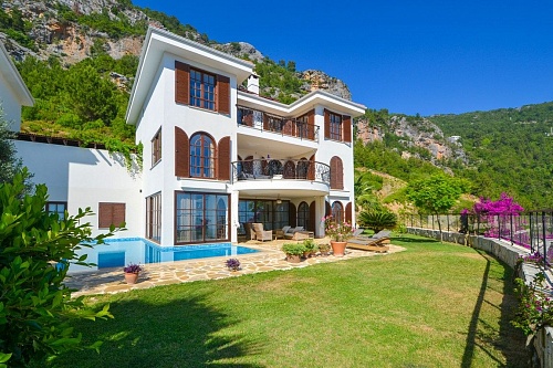 Вилла в Алании, Турция, 400 м2 фото 1
