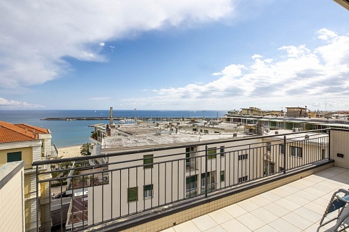 Пентхаус в Сан-Ремо, Италия, 120 м2 фото 1