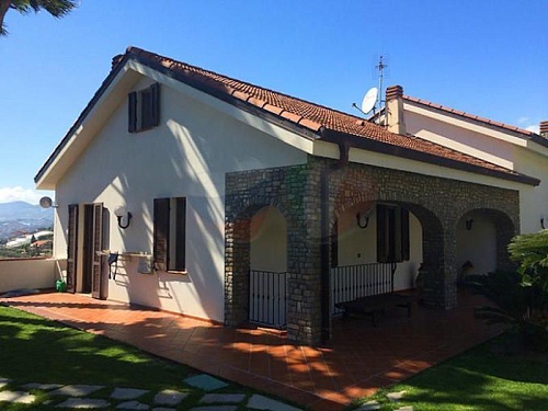 Вилла в Сан-Ремо, Италия, 300 м2 фото 1