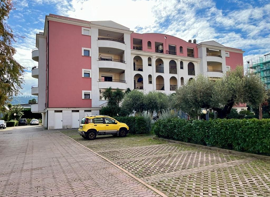 Квартира в Монтесильвано, Италия, 60 м2