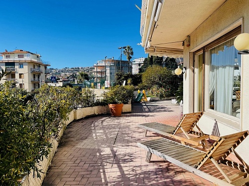 Апартаменты в Сан-Ремо, Италия, 240 м2 фото 1