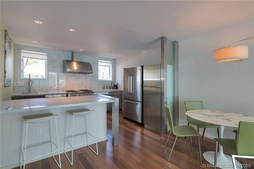 Квартира в Майами, США, 80 м2 фото 1