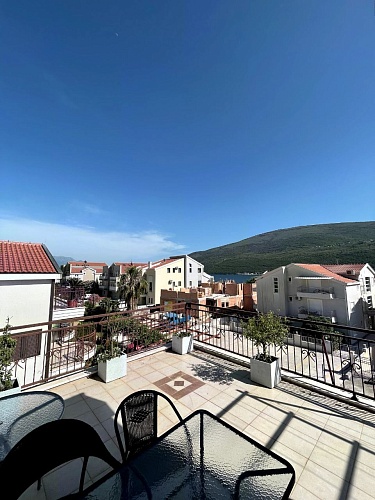 Апартаменты в Дженовичах, Черногория, 88 м2 фото 1