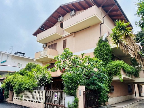 Квартира в Сильви-Марине, Италия, 160 м2 фото 1