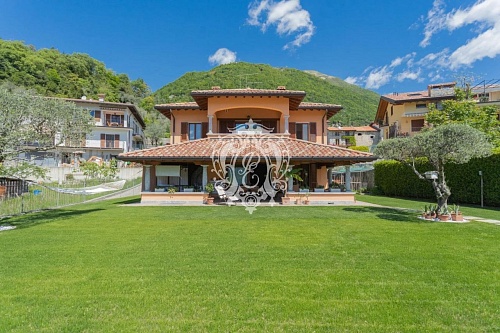 Дом в Тремеццине, Италия, 350 м2 фото 1