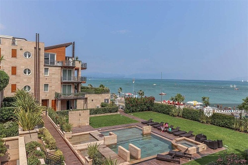 Апартаменты в Пескьера-дель-Гарде, Италия, 200 м2 фото 1