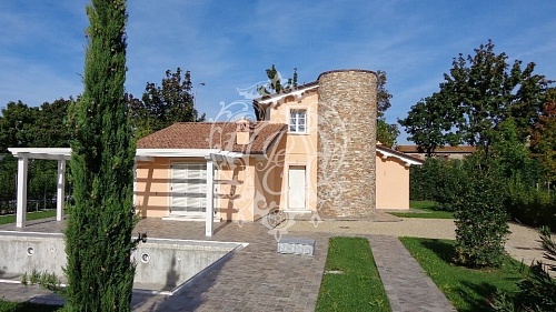Вилла в Марина ди Пьетрасанта, Италия, 140 м2 фото 1