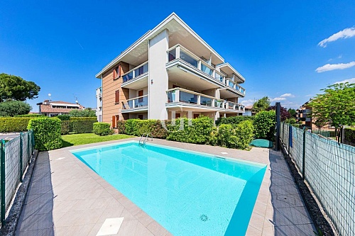 Апартаменты у озера Гарда, Италия, 64 м2 фото 1
