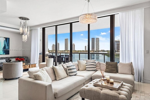 Квартира в Майами, США, 290 м2 фото 1