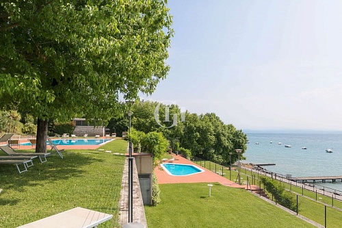 Квартира у озера Гарда, Италия, 60 м2 фото 1