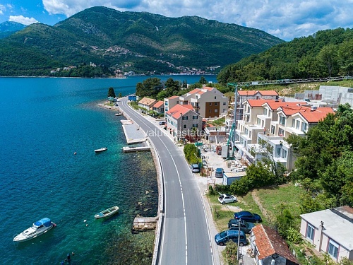Квартира в Тивате, Черногория, 77 м2 фото 1