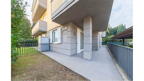 Квартира у озера Гарда, Италия, 80 м2 фото 1