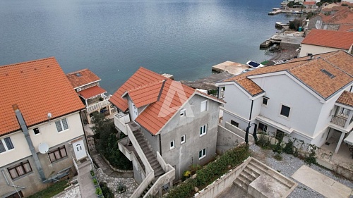 Дом в Тивате, Черногория, 180 м2 фото 1