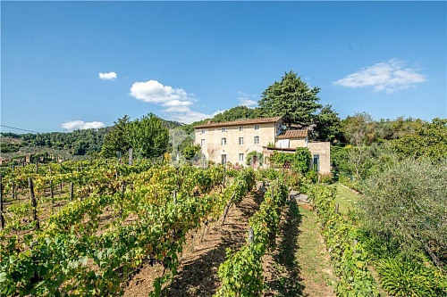 Вилла в Лукке, Италия, 370 м2 фото 1