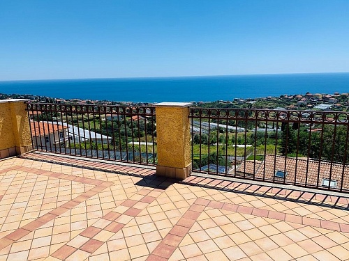Апартаменты в Сан-Ремо, Италия, 104 м2 фото 1