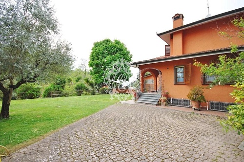 Дом в Камайоре, Италия, 170 м2 фото 1