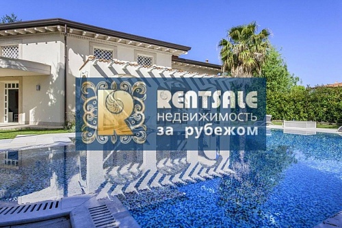 Вилла в Форте деи Марми, Италия, 602 м2 фото 1