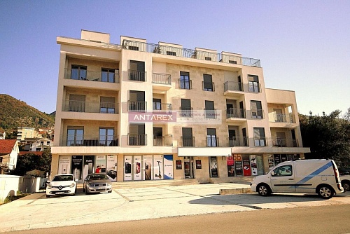 Апартаменты в Тивате, Черногория, 68 м2 фото 1