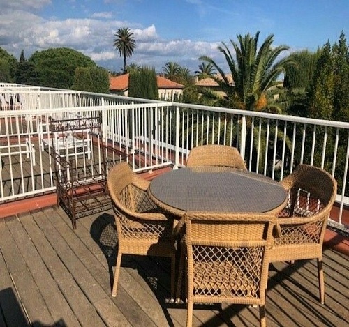 Апартаменты в Сен-Тропе, Франция, 140 м2 фото 1