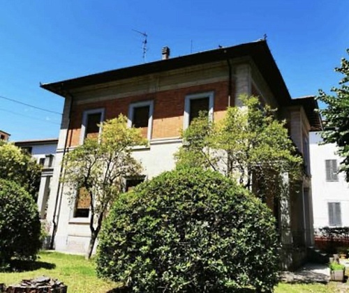 Дом в Монтекатини-Терме, Италия, 450 м2 фото 1