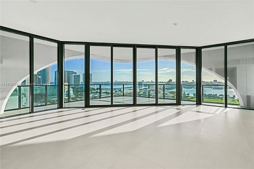 Квартира в Майами, США, 450 м2 фото 1