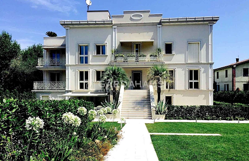 Апартаменты у озера Гарда, Италия, 110 м2 фото 1