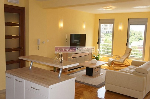 Апартаменты в Бечичи, Черногория, 100 м2 фото 1