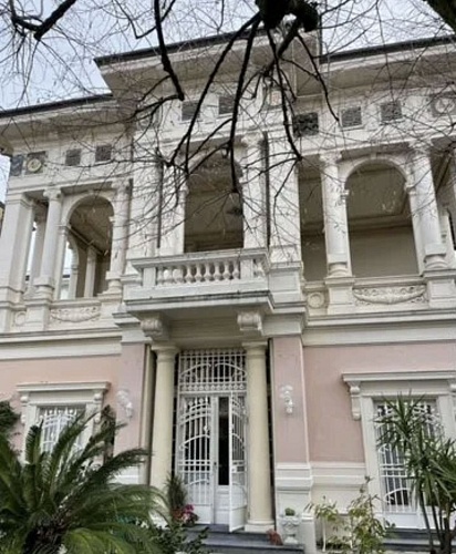 Дом в Монтекатини-Терме, Италия, 500 м2 фото 1